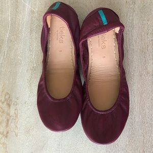 Burgundy tieks
